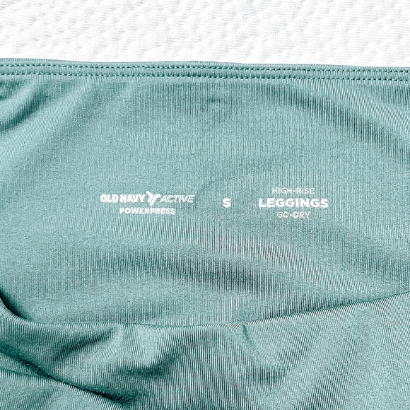 Old Navy Women’s High Rise PowerPress 7/8 Cargo Leggings - Forest Shade, Size S - Picture 2 of 9